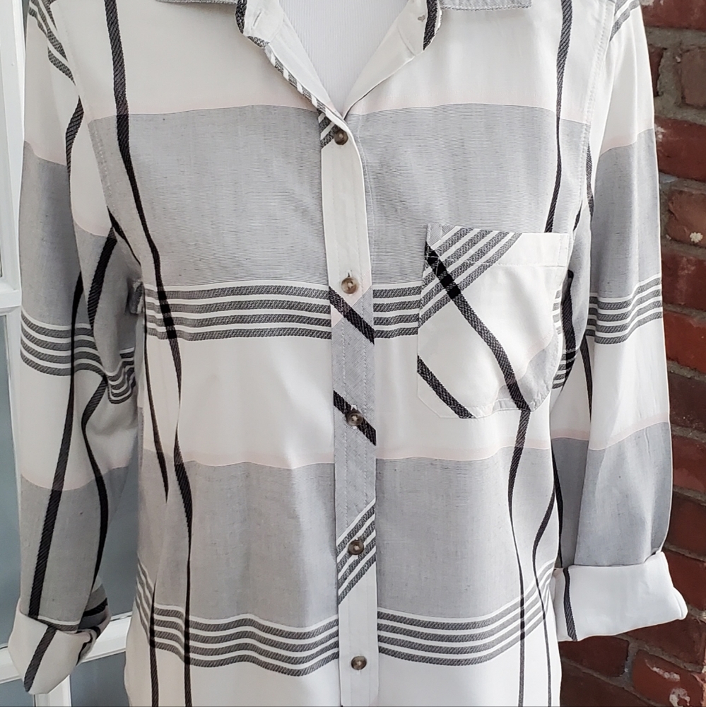 Long Sleeve Gray Button-down